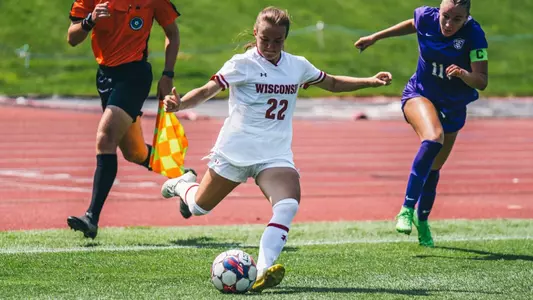 Jenna Baumann shoots it