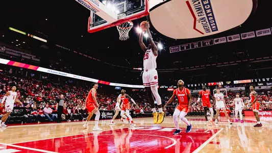 John Blackwell goes for the score against UTRGV