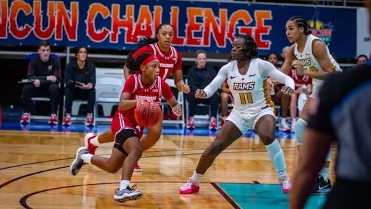 Ronnie porter drives to the rim