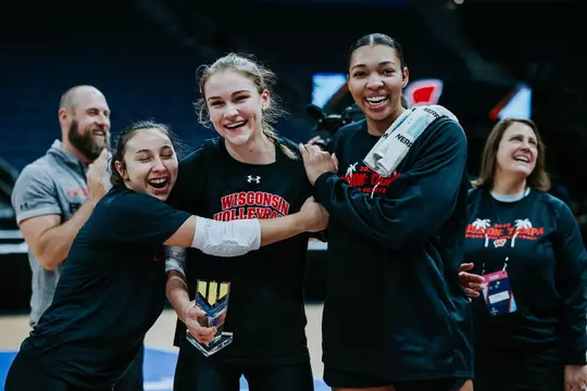 Julia Orzol with Teammates