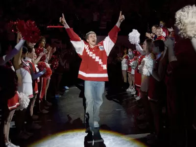 MADISON, WI - APRIL 9: Fans welcome the menÕs hockey team as they celebrate the 2006 NCAA MenÕs Ice Hockey Championship on April 9, 2006 at the Kohl Center in Madison, Wisconsin. (Photo by David Stluka)
