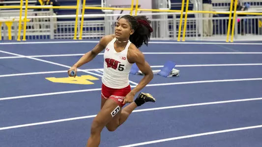 Taylor Gilling competes tin the 4x400 at the Michigan Invitational Feb. 3 2024
