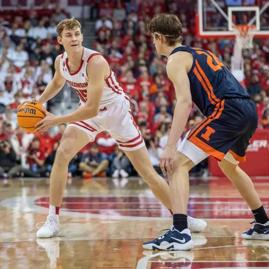 Markus Ilver (35) against Illinois during 2022-23 season