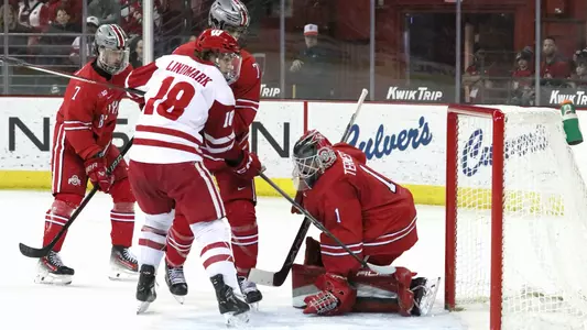 Owen Lindmark in front of the Ohio State net.