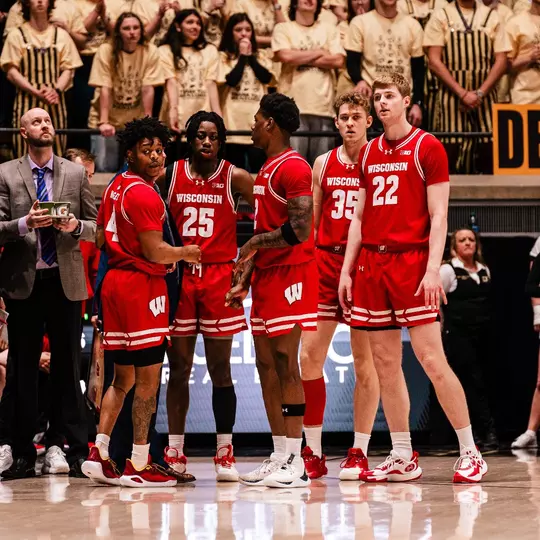 Wisconsin huddle against Purdue
