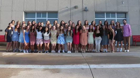 2024 lightweight team photo at Porter Boathouse