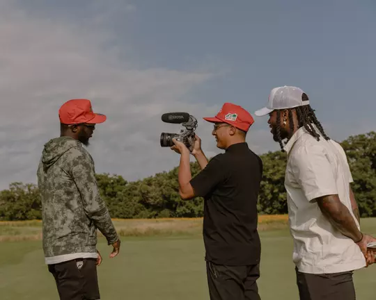 Vibez Golf Club shoots for social media