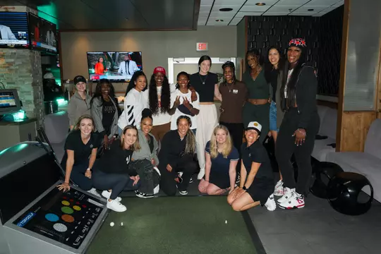 Dallas Wings + Vibez Golf Club