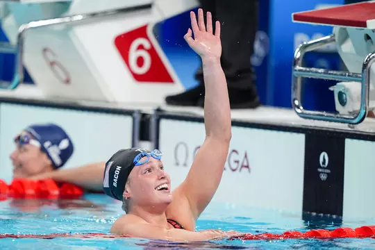Aug 1, 2024; Nanterre, France; Phoebe Bacon (USA) in the women’s 200-meter backstroke semifinal during the Paris 2024 Olympic Summer Games at Paris La Défense Arena. Mandatory Credit: Grace Hollars-USA TODAY Sports