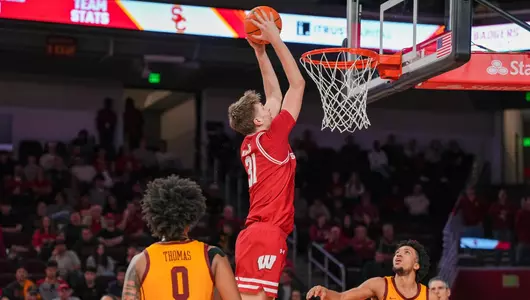 Nolan Winter dunks against USC