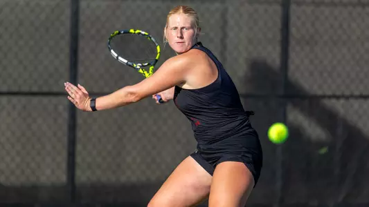 2024-25 Wisconsin Badger Women’s Tennis Ellison Reynoldson hits the ball during a practice, Tuesday, Oct. 1, 2024, in Madison, Wis. (Photo by David Stluka/Wisconsin Athletic Communications)