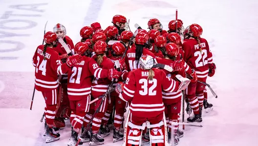 Badger women's hockey celebrates as a team after an OT win on 1.31.25 against UMD