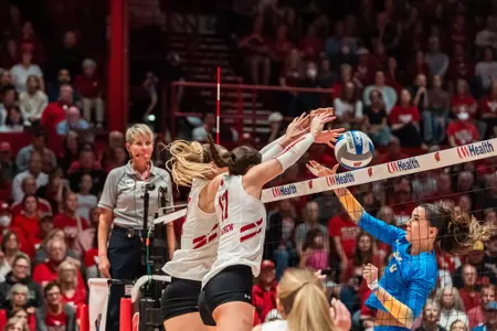 No. 11 Badgers prepare for big test in split week Image