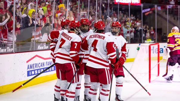 Men's Hockey vs. Minnesota WIN
