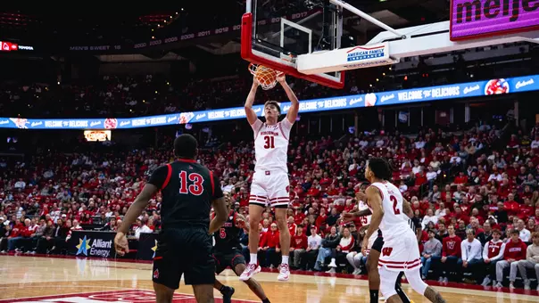 Nolan Winter dunks against Ball State