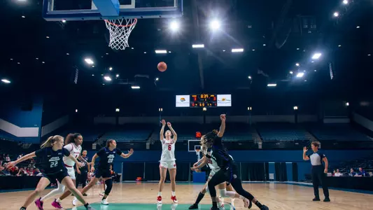Dorja Zaja shoots a free throw