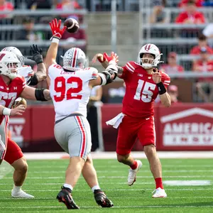 Simmons throws vs. OSU