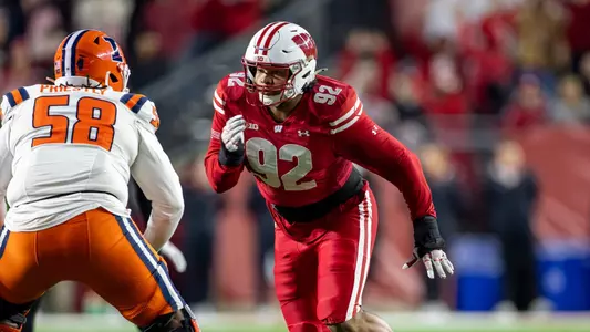 Wisconsin Badgers linebacker Corey Walker (92) defends during a Big Ten Conference NCAA college football game against the Illinois Fighting Illini, Sat., Nov. 22, 2025, in Madison, Wis. The Badgers won 27-10. (Photo by David Stluka/Wisconsin Athletic Communications)