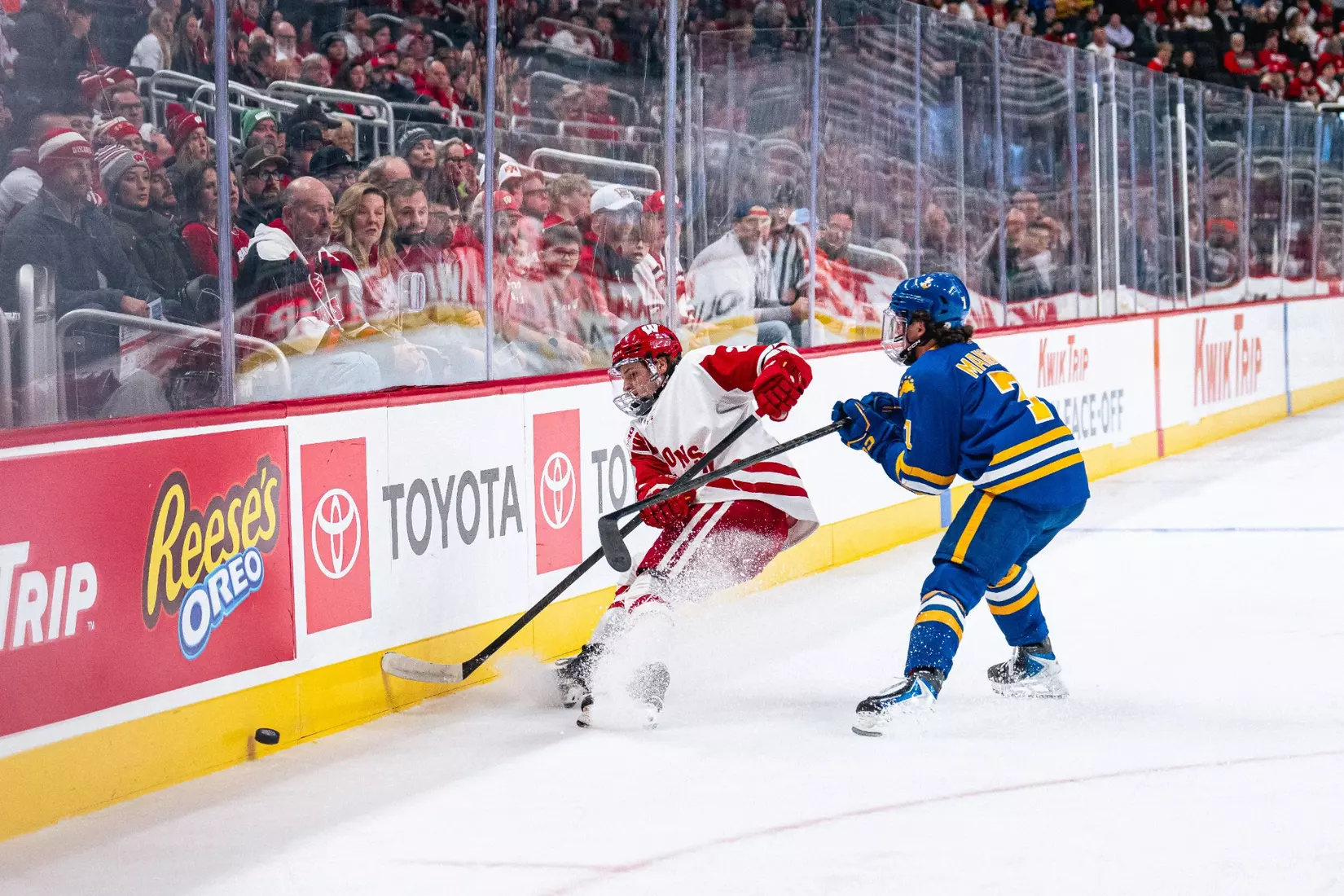Wisconsin Men's Hockey vs Lake Superior State - Kwik Trip Holiday Face-Off