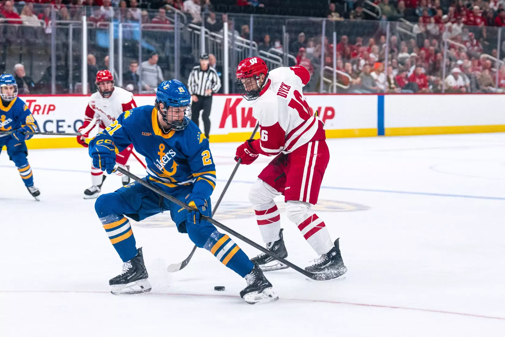 Tyson Dyck - Wisconsin Men's Hockey vs Lake Superior State - Kwik Trip Holiday Face-Off