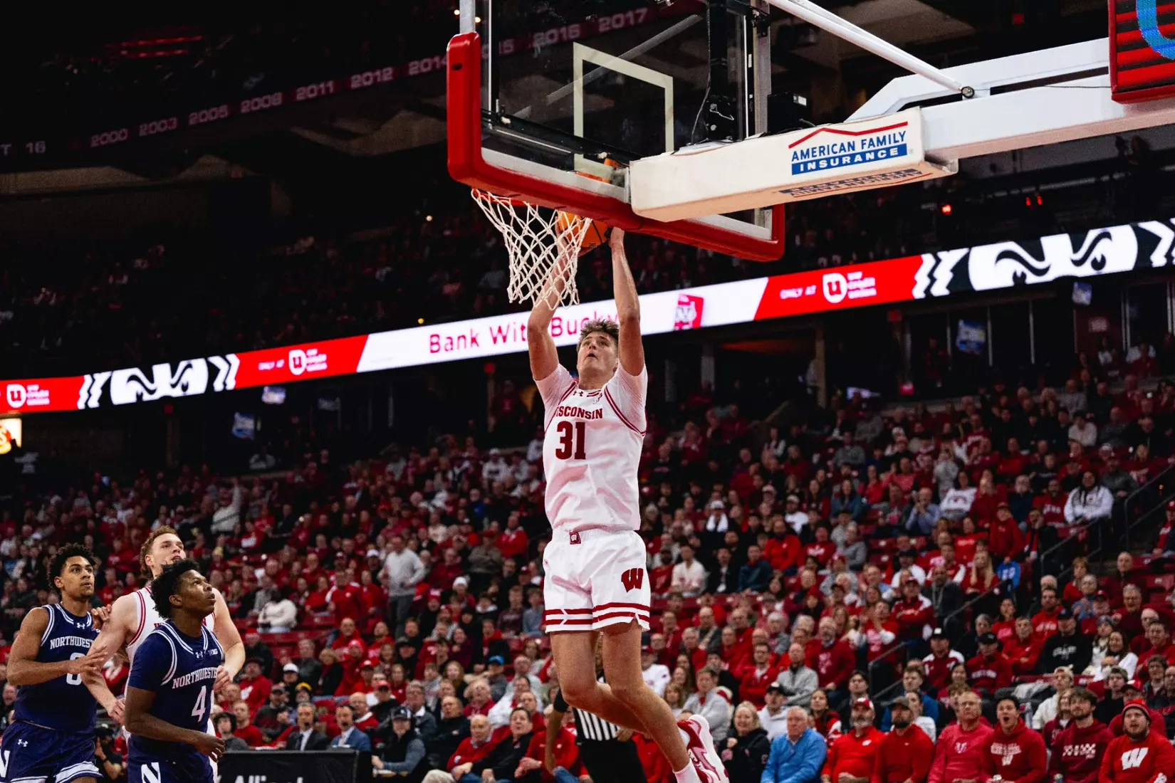 Nolan Winter notches 12 points, including a first-half slam.