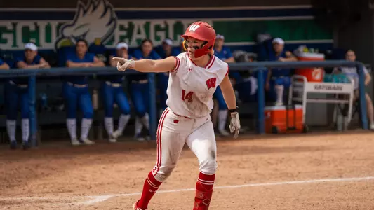 Katie Linkletter points to bench in game against Seton Hall