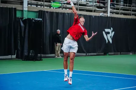 Tomas Zlatohlavek returns a shot