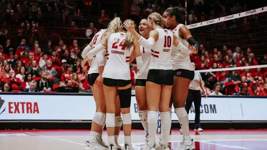 Badgers celebrate after point in spring match vs Green Bay