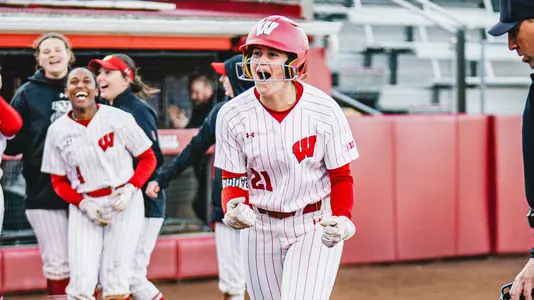 Ellie Hubbard hits a go-ahead grand slam to beat St. Thomas
