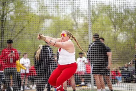 Chloe Lindeman makes history in the hammer throw