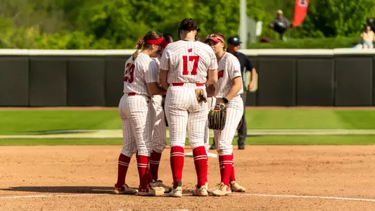 Wisconsin huddles together against Michigan during the 2025 Big Ten Tournament