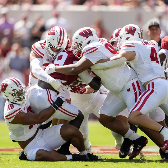 Wisconsin stops the run vs. Alabama