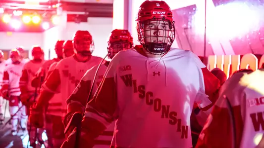 Badgers on their way to the Kohl Center ice