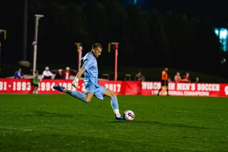 Matisse Hébert performs a goal kick against Washington