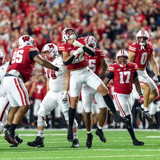 Wisconsin defense vs Miami (OH)