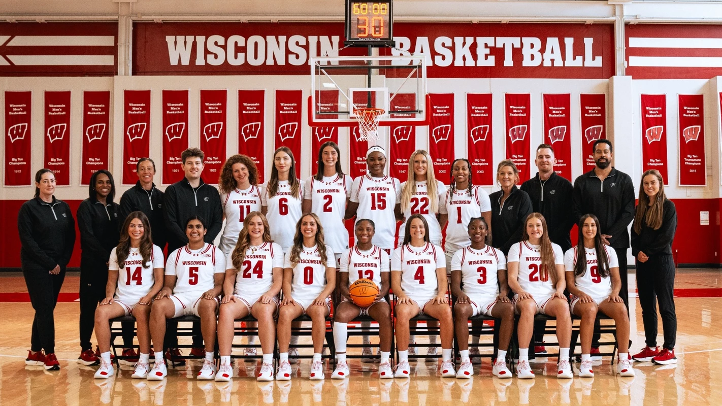 2025-26 Wisconsin Women's Basketball Team Photo