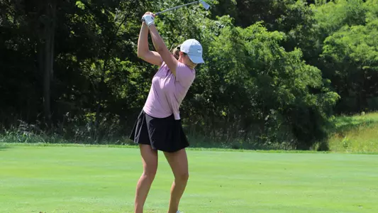 Alexia Siehl tees off in UW qualifier