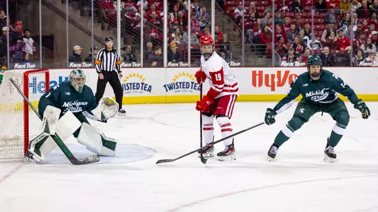 Quinn Finley skates versus Michigan State