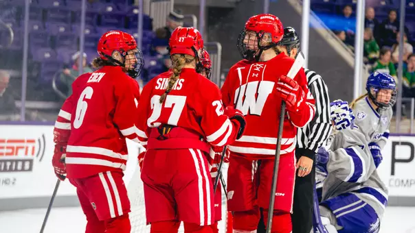Lacey Eden, Kirsten Simms and Laney Potter at St. Thomas 1/17/26
