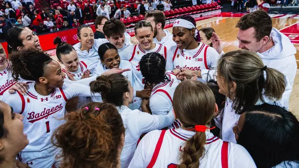 WBB vs. Oregon Huddle