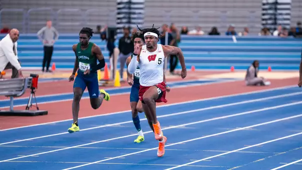 joshua onwunili running at the badger midwest invite