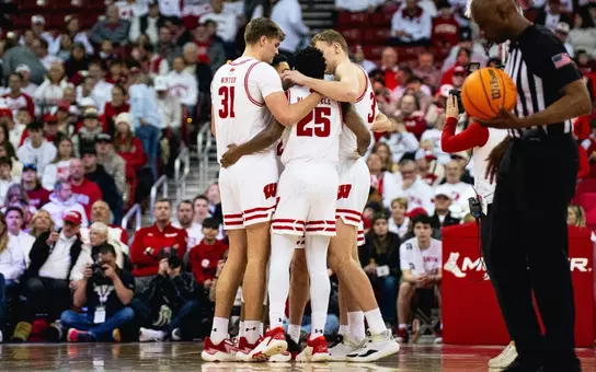 Team huddles in loss to USC