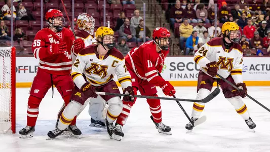Oliver Tulk and Simon Tassy in front of the Minnesota net