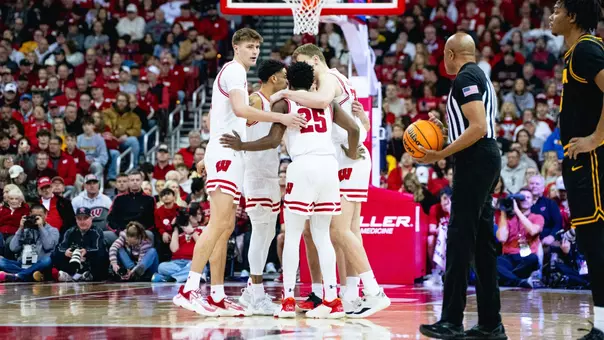 Badgers huddle against Iowa