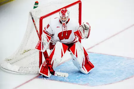 Ava McNaughton - Wisconsin Women's Hockey