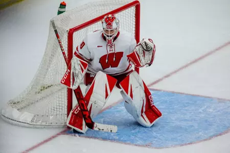 Ava McNaughton - Wisconsin Women's Hockey