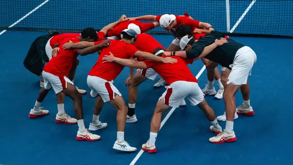 Wisconsin Men's Tennis Pre-match Huddle