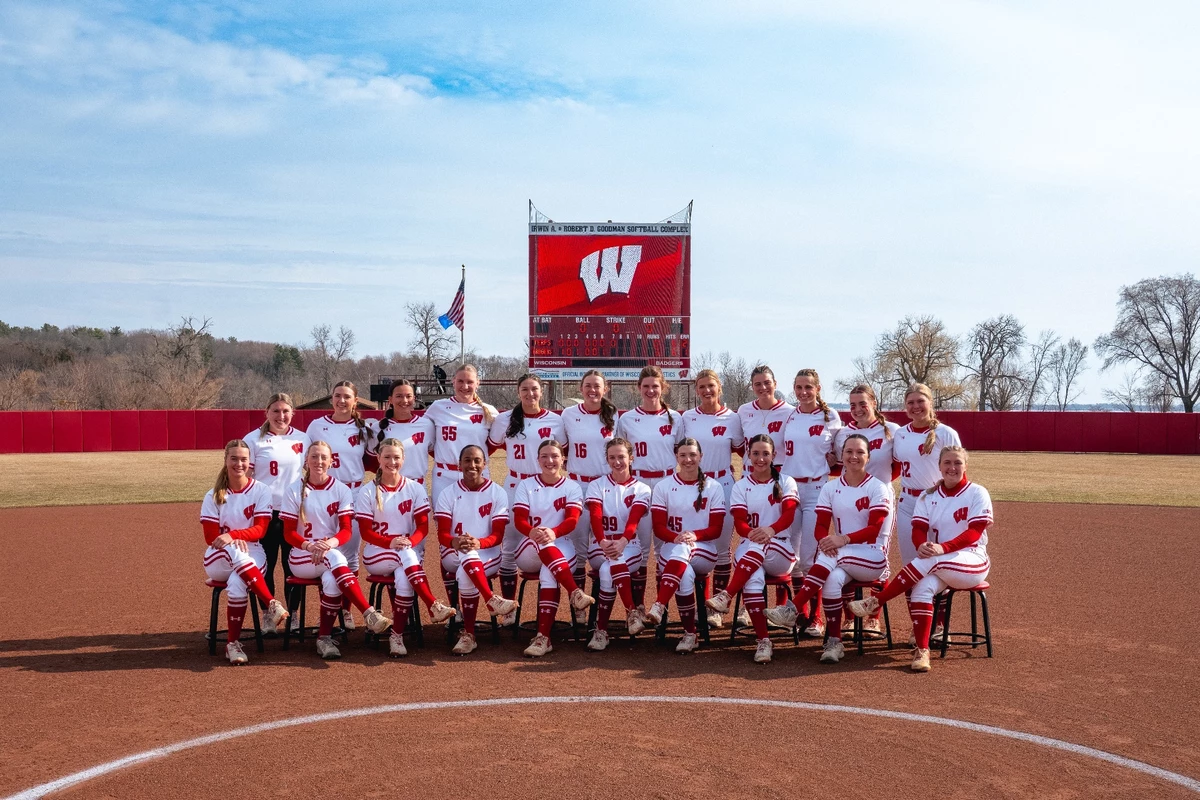 2026 Wisconsin Softball Team Photo