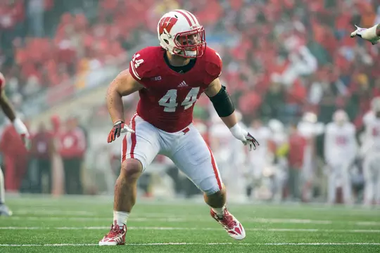 Chris Borland playing linebacker