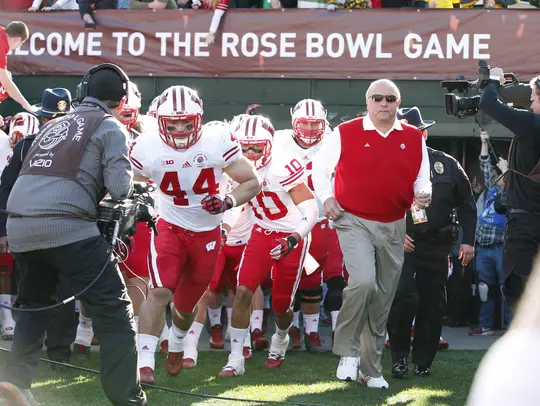 Chris Borland running out of the tunnel at the Rose Bowl